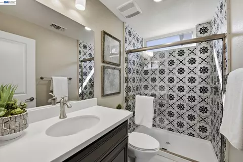 Bath - 4119 Peralta Blvd, Fremont, CA 94536 photo 4 of 4