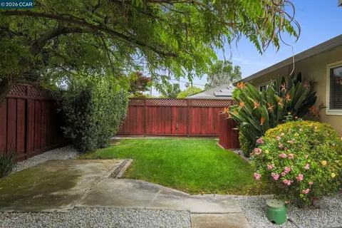 Exterior - 847 Ryan Ct, Concord, CA 94518 photo 5 of 7