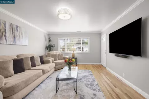 Living - 847 Ryan Ct, Concord, CA 94518 photo 2 of 2