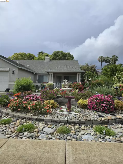 1277 Fetzer Ln, Oakley, CA 94561