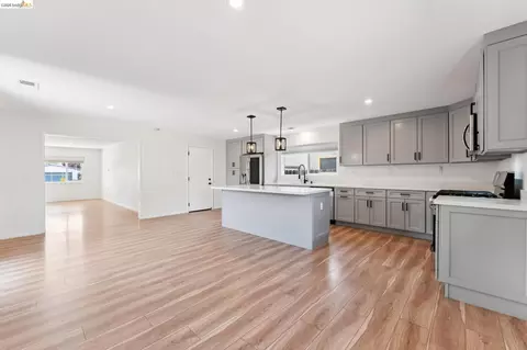 Kitchen - 1300 Evergreen Dr, Concord, CA 94520 photo 3 of 8