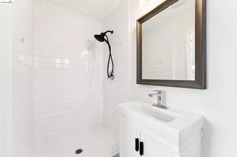 Bath - 1300 Evergreen Dr, Concord, CA 94520 photo 5 of 5