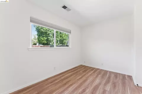 Bedroom - 1300 Evergreen Dr, Concord, CA 94520 photo 4 of 15