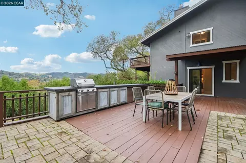 Exterior - 858 Mountain View Dr, Lafayette, CA 94549 photo 6 of 10