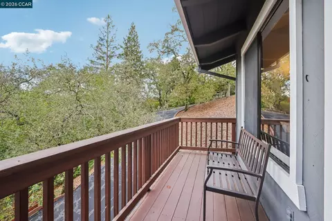 Exterior - 858 Mountain View Dr, Lafayette, CA 94549 photo 2 of 10