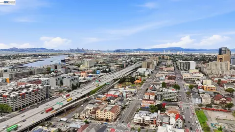 View/Area - 55 8th St, Oakland, CA 94607 photo 8 of 12