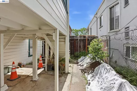 Exterior - 55 8th St, Oakland, CA 94607 photo 3 of 6