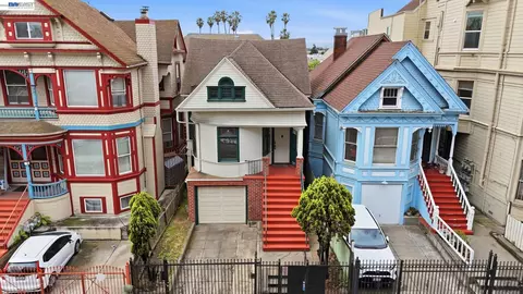 Exterior - 55 8th St, Oakland, CA 94607 photo 4 of 6