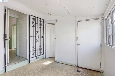 Entry Way - 55 8th St, Oakland, CA 94607 photo 4 of 5