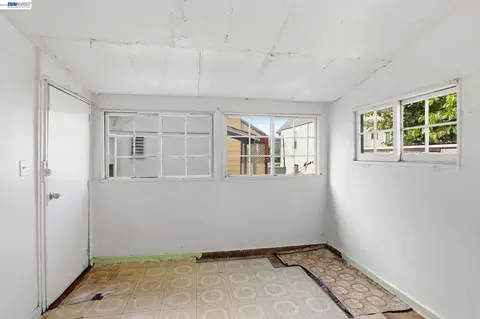 Entry Way - 55 8th St, Oakland, CA 94607 photo 3 of 5