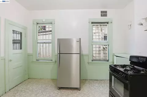Kitchen - 55 8th St, Oakland, CA 94607 photo 2 of 2