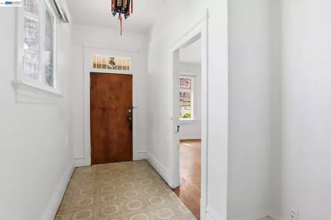 Entry Way - 55 8th St, Oakland, CA 94607 photo 2 of 5