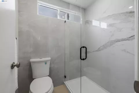 Bath - 507 Alexander Way, Milpitas, CA 95035 photo 3 of 4