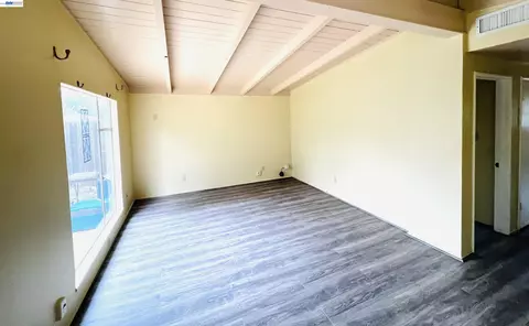 Living - 739 M St, Davis, CA 95616 photo 3 of 4
