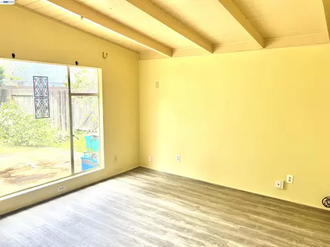 Living - 739 M St, Davis, CA 95616 photo 1 of 4