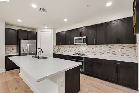 Kitchen - 18210 Argento Loop, San Ramon, CA 94583 photo 3 of 4