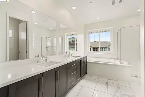 Bath - 18210 Argento Loop, San Ramon, CA 94583 photo 2 of 3
