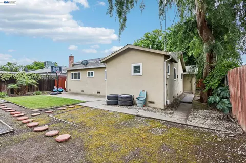 Exterior - 1225 W Beverly Pl, Tracy, CA 95376 photo 3 of 3