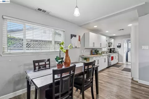 Dining - 1225 W Beverly Pl, Tracy, CA 95376 photo 1 of 2