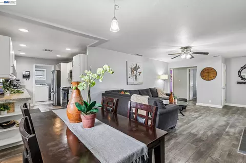 Dining - 1225 W Beverly Pl, Tracy, CA 95376 photo 2 of 2