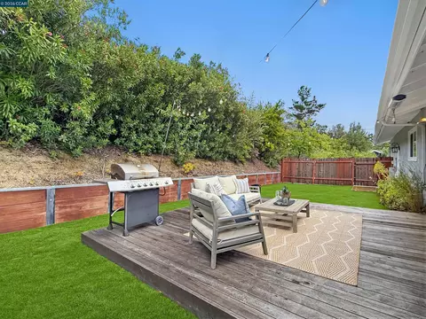 Exterior - 8 Cherryhills Ct, Lafayette, CA 94549 photo 6 of 8