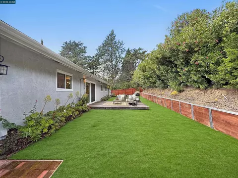 Exterior - 8 Cherryhills Ct, Lafayette, CA 94549 photo 7 of 8