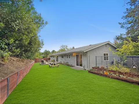 Exterior - 8 Cherryhills Ct, Lafayette, CA 94549 photo 8 of 8