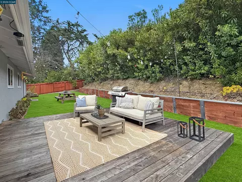 Exterior - 8 Cherryhills Ct, Lafayette, CA 94549 photo 5 of 8