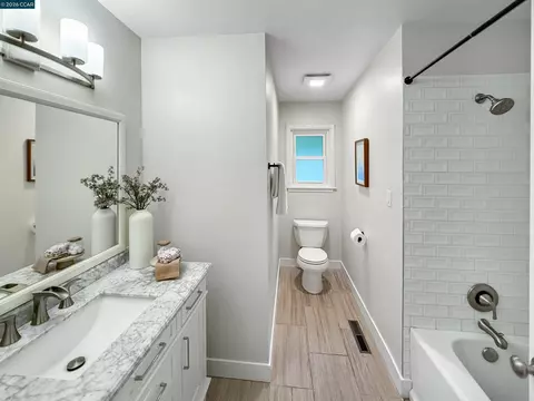 Bath - 8 Cherryhills Ct, Lafayette, CA 94549 photo 3 of 4