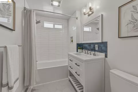 Bath - 1435 Berkeley Way, Berkeley, CA 94702 photo 3 of 5