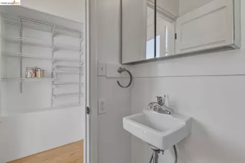 Bath - 1435 Berkeley Way, Berkeley, CA 94702 photo 2 of 5