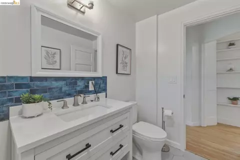 Bath - 1435 Berkeley Way, Berkeley, CA 94702 photo 4 of 5