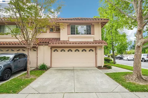 1657 Holly Cir, Pleasanton, CA 94566