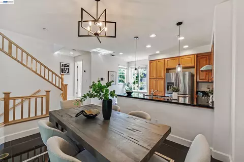 1013 Amber Ter, Union City, CA 94587