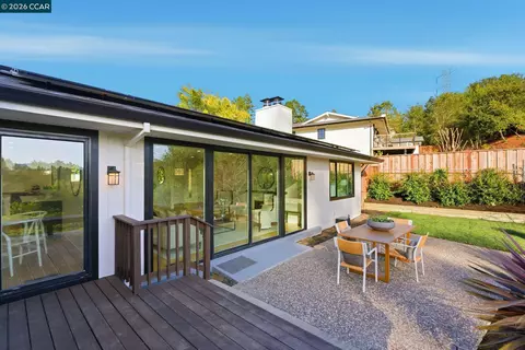 89 Greenfield Dr, Moraga, CA 94556