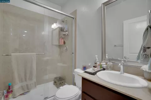 Bath - 173 Willowrun Way, Oakley, CA 94561 photo 1 of 3