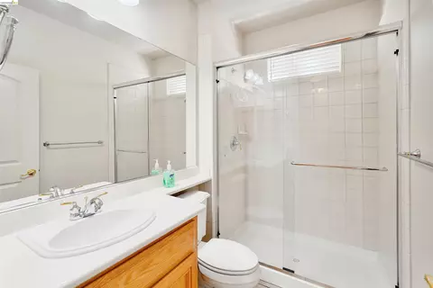 Bath - 9208 Hallmark Pl, Vallejo, CA 94591 photo 1 of 7