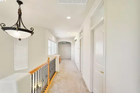 Entry Way - 9208 Hallmark Pl, Vallejo, CA 94591 photo 5 of 9