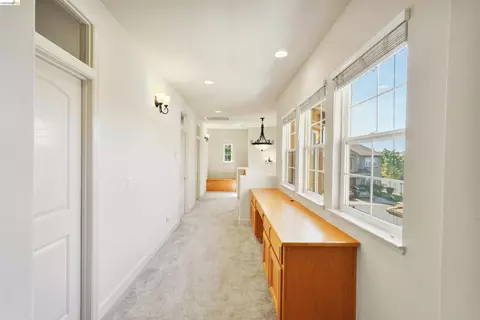 Entry Way - 9208 Hallmark Pl, Vallejo, CA 94591 photo 6 of 9
