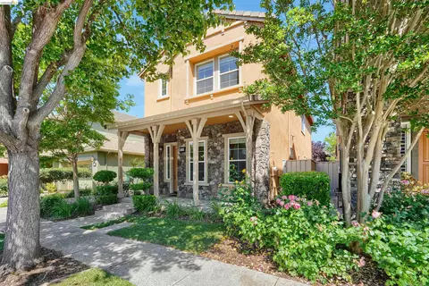 Exterior - 9208 Hallmark Pl, Vallejo, CA 94591 photo 2 of 8