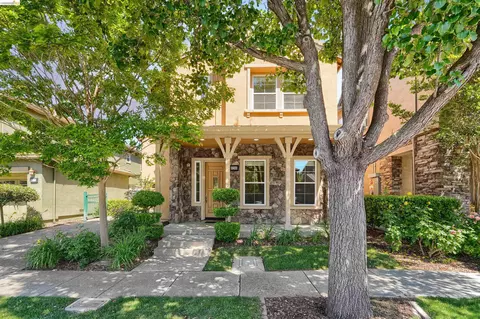 Exterior - 9208 Hallmark Pl, Vallejo, CA 94591 photo 1 of 8