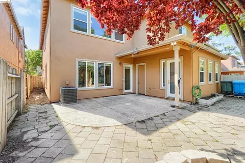 Exterior - 9208 Hallmark Pl, Vallejo, CA 94591 photo 5 of 8