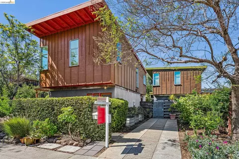 848 61st St, Oakland, CA 94608