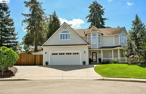2473 Centennial Ln, Hayward, CA 94541