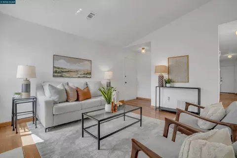 351 Filbert Ct, Oakley, CA 94561