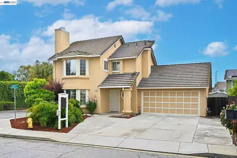 405 Fieldstone Dr, Fremont, CA 94536