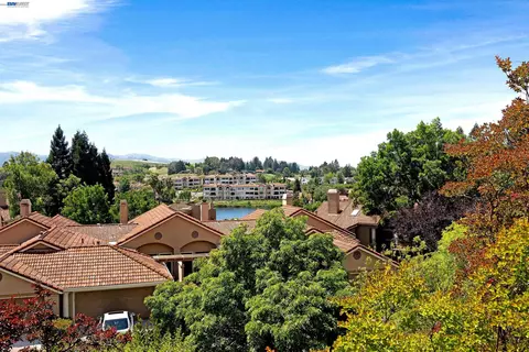 5012 Lakeview Dr #200, San Ramon, CA 94582
