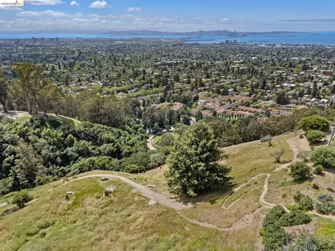 View/Area - 3560 Dwight Way, Berkeley, CA 94704 photo 12 of 13