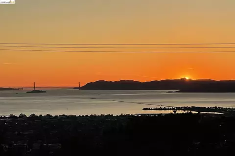 View/Area - 3560 Dwight Way, Berkeley, CA 94704 photo 7 of 13