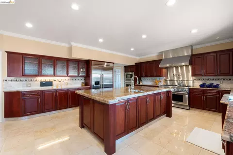 Kitchen - 96 Shell Pl, Discovery Bay, CA 94505 photo 4 of 5